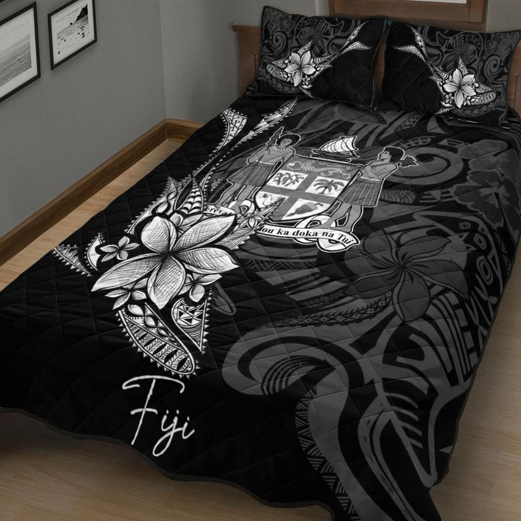 Fiji Quilt Bed Set - Fish With Plumeria Flowers Style Black - Polynesian Pride