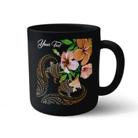 (Personalized) Hawaii Couple Turtle Kanaka Hibiscus Valentine Mug - Eras Style - AH Black Mug - Polynesian Pride