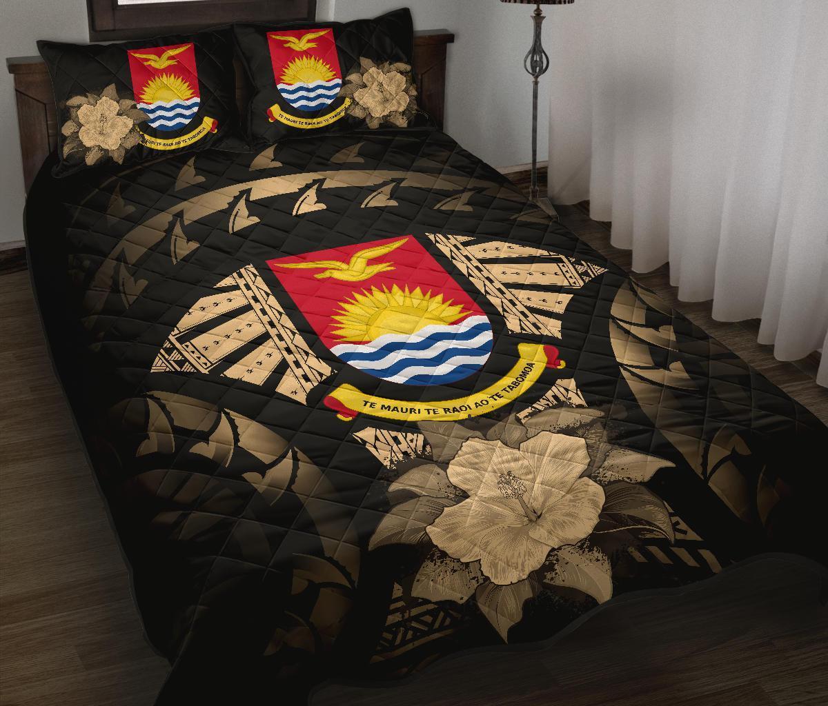 Kiribati Polynesian Quilt Bed Set Hibiscus Gold Black - Polynesian Pride