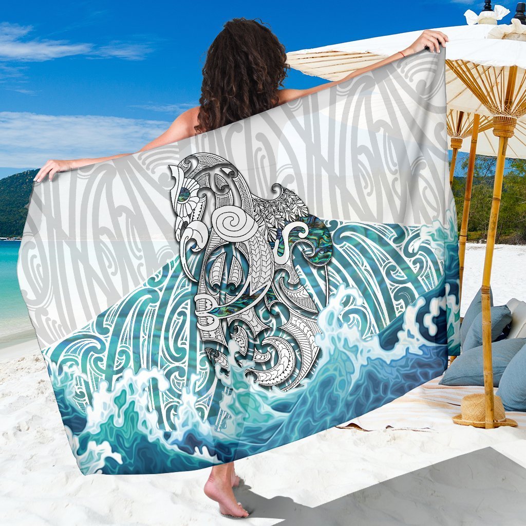 Maori Manaia The Blue Sea Sarong, White Sarong One Size White - Polynesian Pride