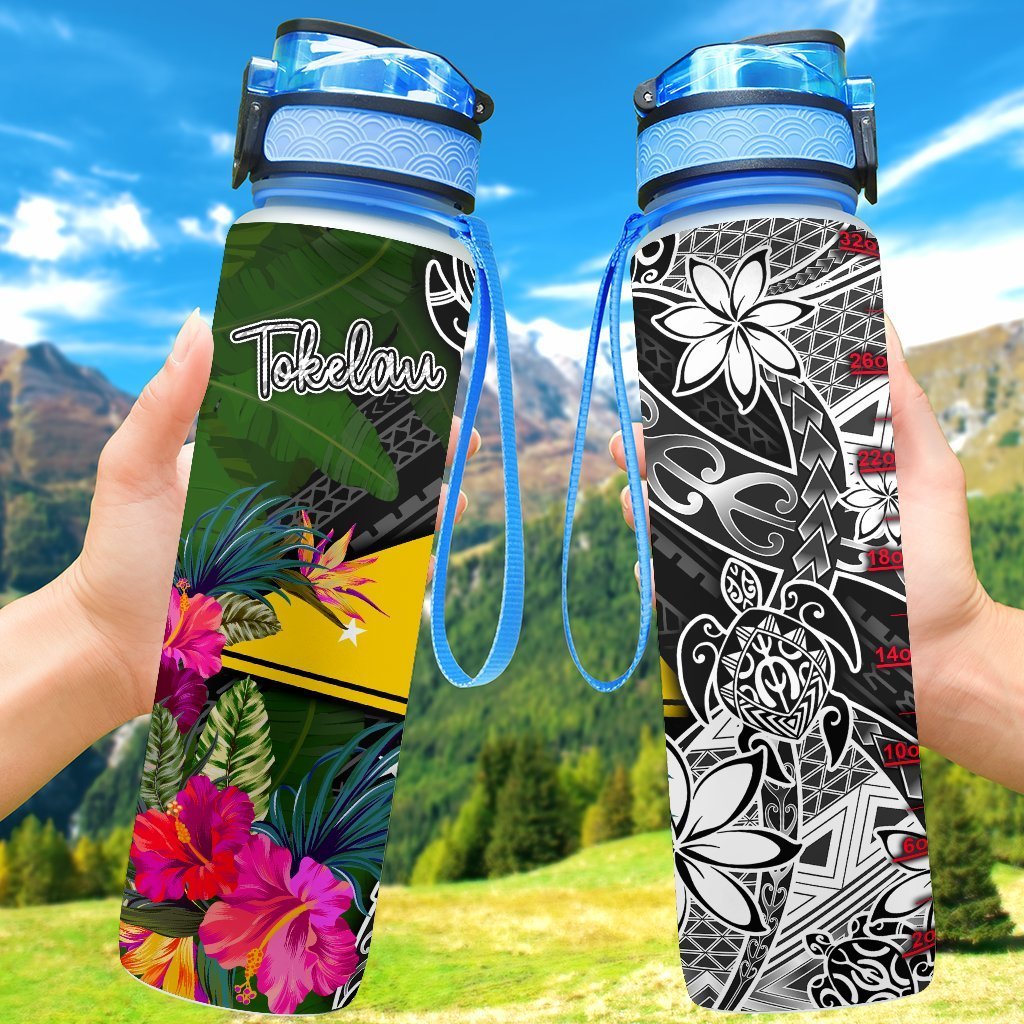 Tokelau Hydro Tracking Bottle - Turtle Plumeria Banana Leaf Hydro Tracking Bottle 32oz Large Black - Polynesian Pride