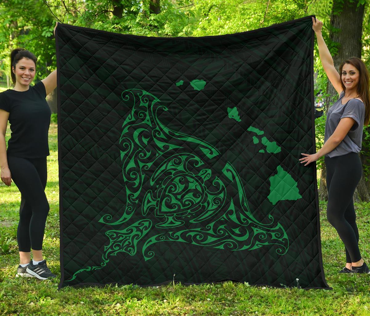 Rays Hawaii Map Polynesian Premium Quilt - Green Black - Polynesian Pride