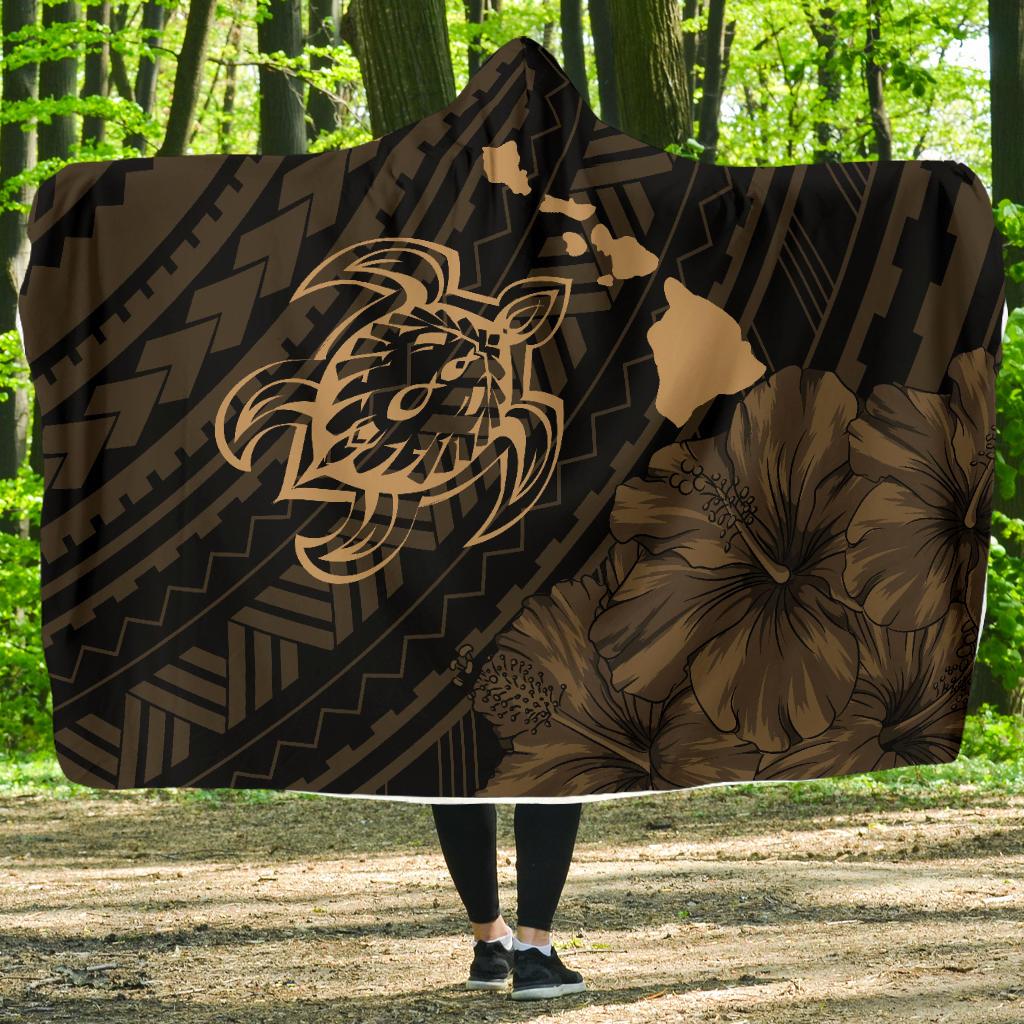 Hawaii Sea Turtle Is Swimming Toward Hooded Blanket Gold Hooded Blanket Gold - Polynesian Pride