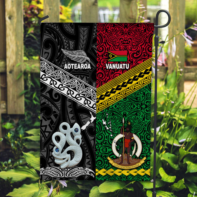 New Zealand And Vanuatu Flag Together - Black LT8 House Flag - Polynesian Pride